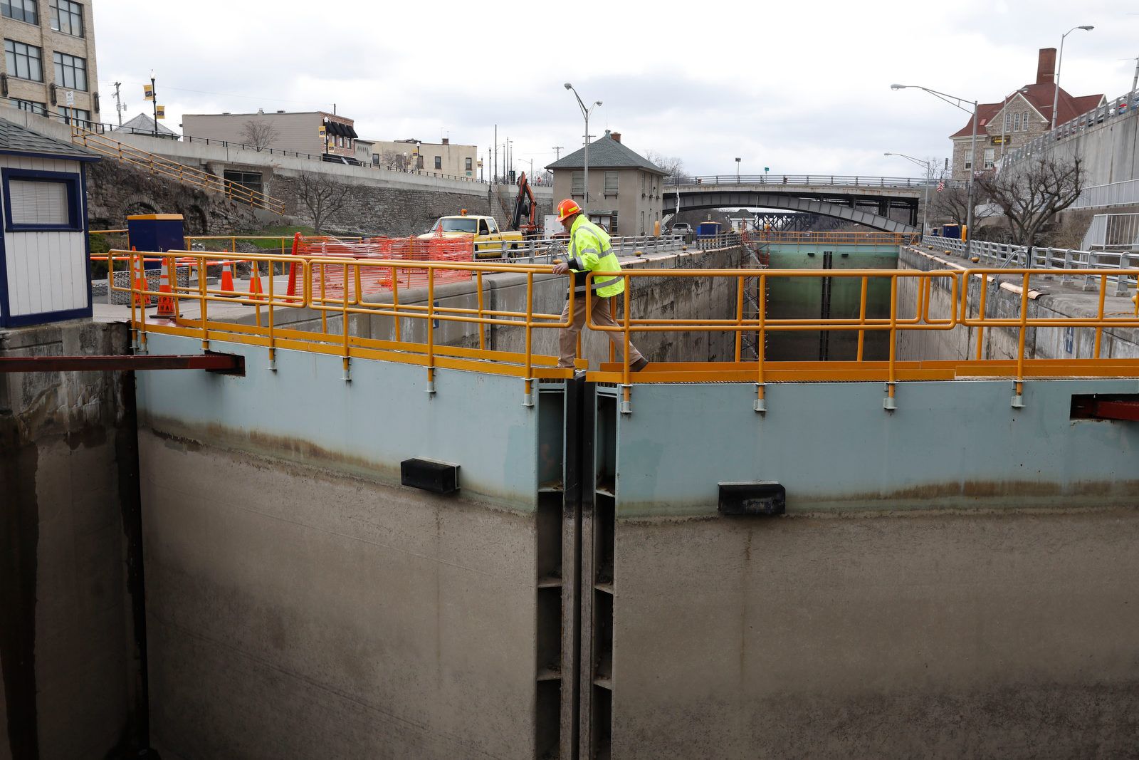 A Closer Look: Navigating the Lockport Locks
